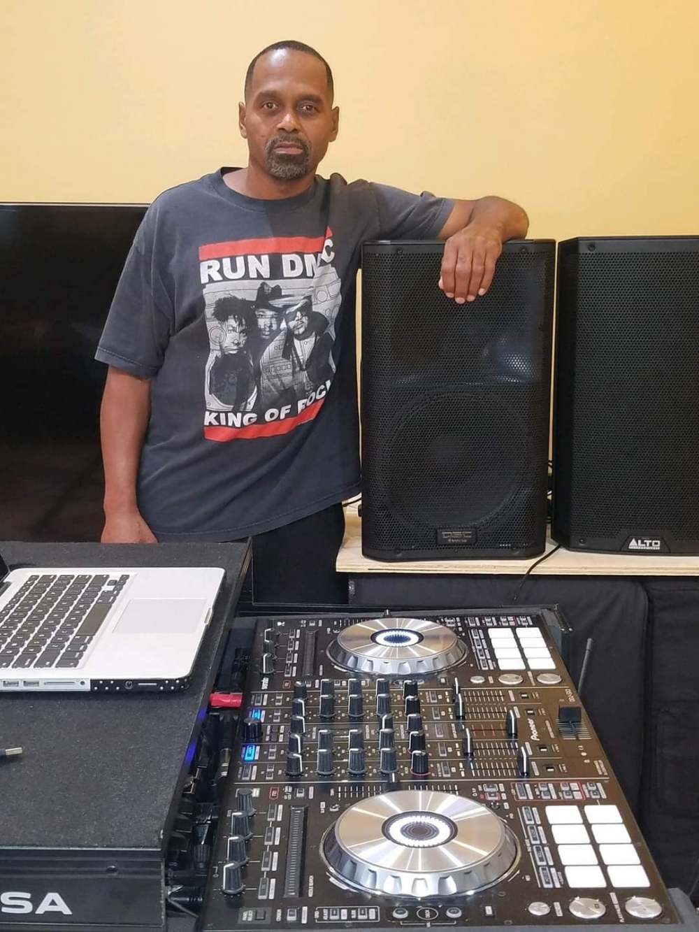 Dj B1 ON THE SET @ 5PM