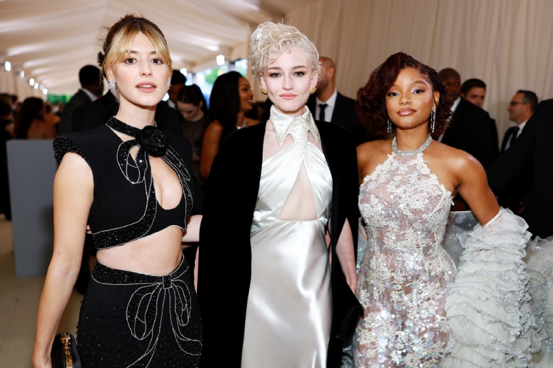 Julia Garner Net Worth 2024: What Is The "Ozark" Actress Worth?