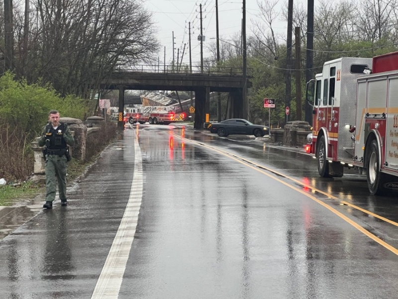 Train derails on near east side of Indianapolis