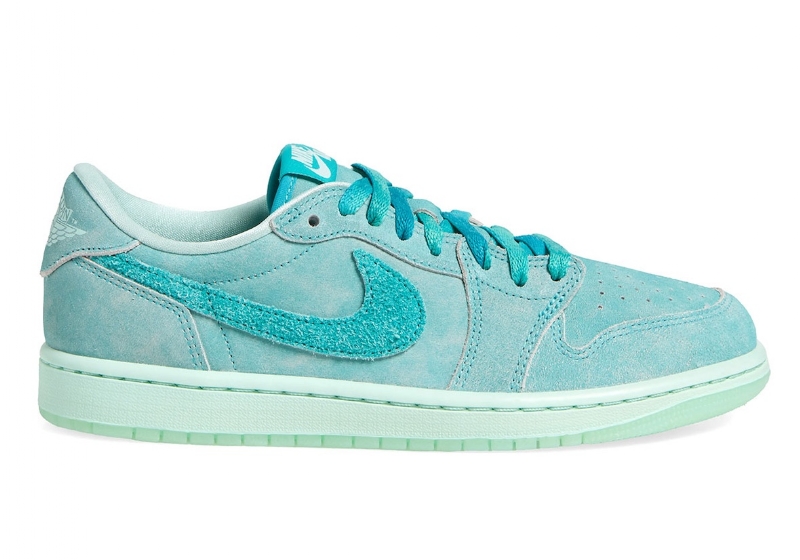 Air Jordan 1 Low OG "Washed Teal" Glows With Subtle Flair