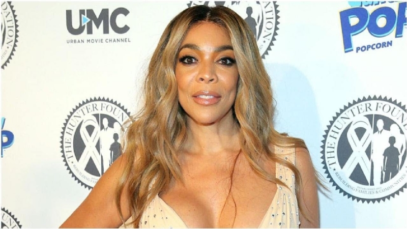 Wendy Williams Cuts a Rug at NYC Restaurant