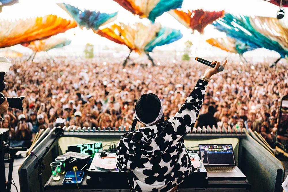 Coachella Afterparties: Celebs Turn Up Amid Oceanic Glamour