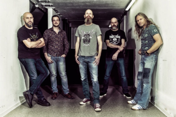 7 MILES TO PITTSBURGH SIGNS WITH M-THEORY AUDIO