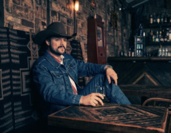 WALKER MONTGOMERY DROPS NEW SINGLE, "SAVING THE HONKY TONKS"