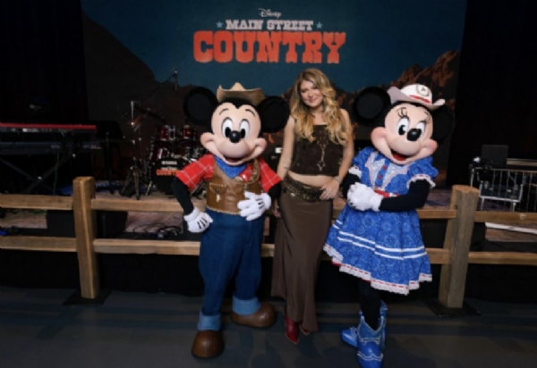 Dasha performs "She's So Gone" from Disney's Main Street Country EP on "The Kelly Clarkson Show"