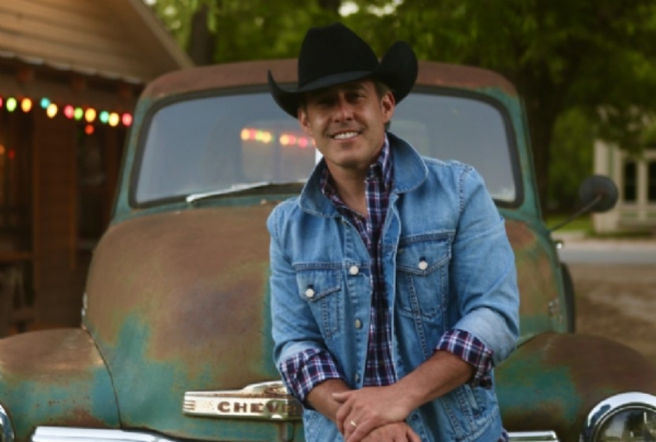 Aaron Watson Undergoes Second Vocal Cord Surgery In Four Years