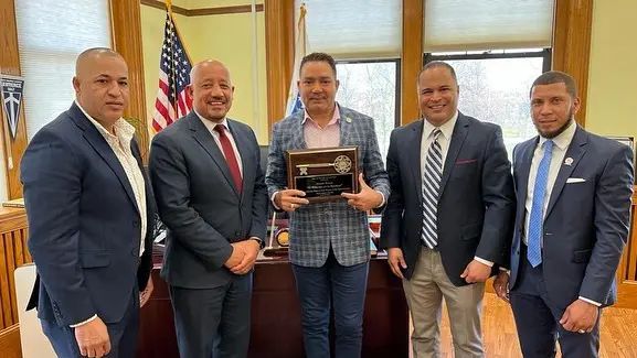 Alcaldía de Lawrence reconoce al bachatero Frank Reyes