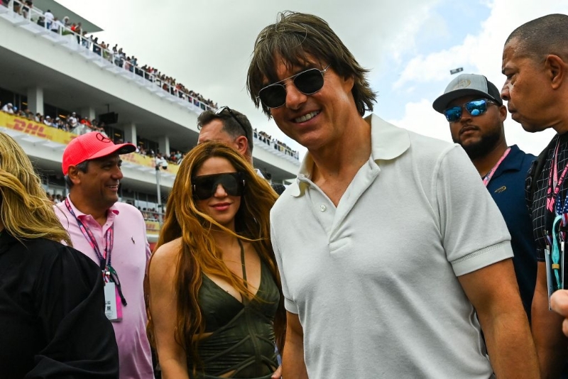 Shakira Denies Dating Rumors With Tom Cruise