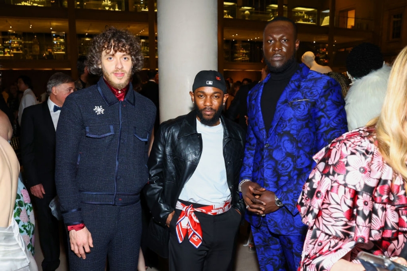 Stormzy Tries To Move His Lamborghini From Between Two Cars At London Hotel