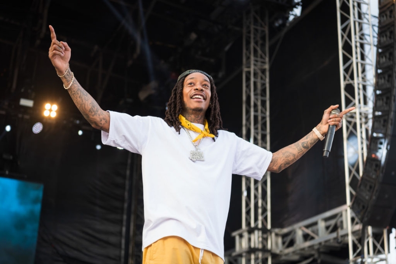 Wiz Khalifa Pays Tribute To Fallen Friends During Festival Set