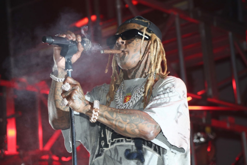 Lil Wayne Arrives Late To Metro Metro Festival, Performs For Only 15 Minutes