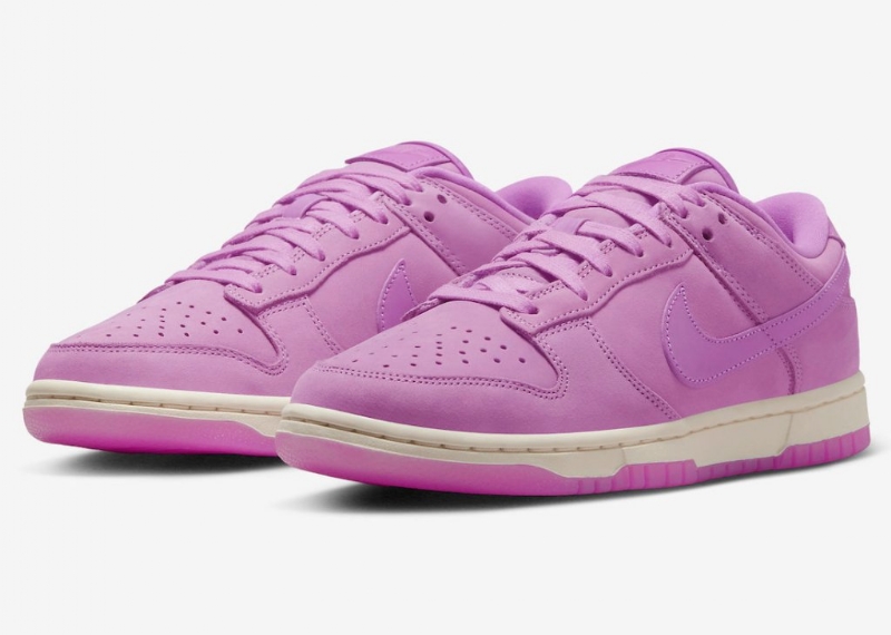 Nike Dunk Low Goes Magenta