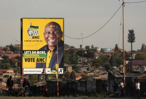 WORLD & NATIONAL NEWS WEDNESDAY: South Africa braces for what may be a milestone election