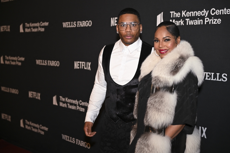 Lloyd Leaves Ashanti Emotional After Singing To Her & Nelly's Baby On Stage