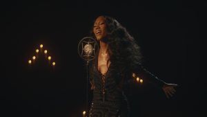 WATCH: Muni Long Delivers Soulful Live Performance of No. 1 Hit "Superpowers"