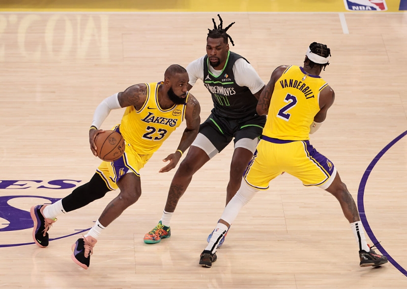 LeBron James Trends After Lakers Lose In 1st Round Against Timberwolves, Slander Is Spectacular