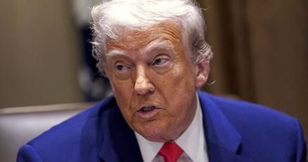 Trump offers encouragement to University of Alabama graduates in speech interspersed with politics