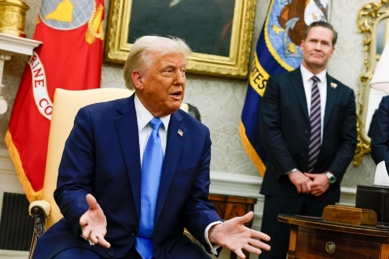 Trump live: Mike Waltz in fresh Signal controversy after ousting