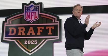 Washington to host the 2027 NFL draft on the National Mall, President Donald Trump says