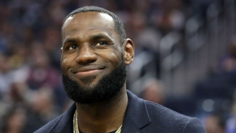 LeBron James Missed Met Gala with Knee Injury