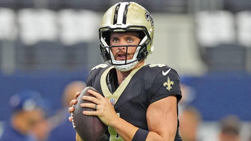 How Derek Carr spent his first day of NFL retirement: QB's wife reveals all the crazy details in vid
