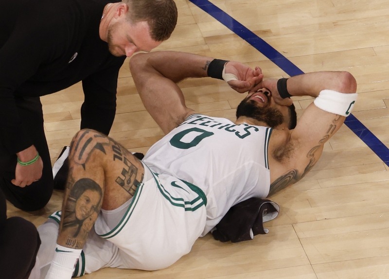 Jayson Tatum's Scary Injury Sparks Reactions From Fellow NBA Players, Athletes & Celebs