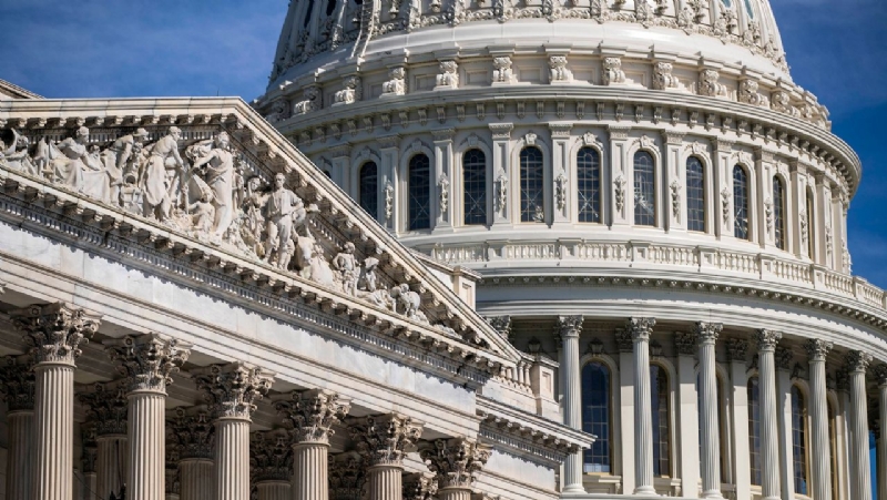 Moody's strips U.S. government of top credit rating
