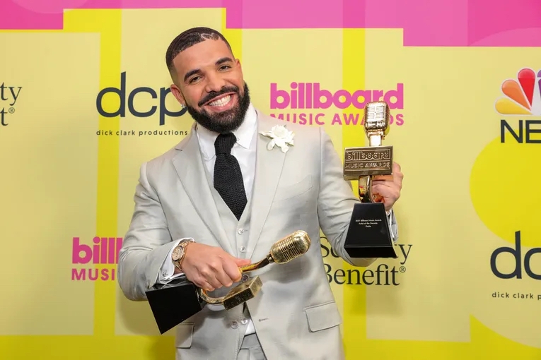 Drake & Kai Cenat Team Up For New Music Video With Fans' Help