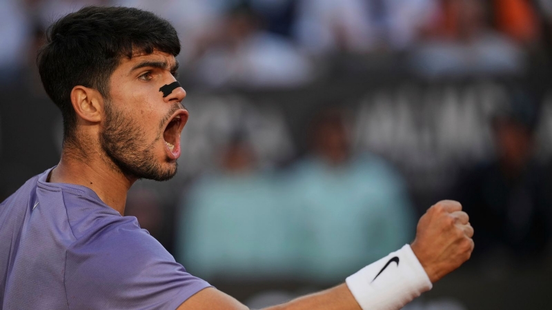 Italian Open final: Carlos Alcaraz proves too strong for home favourite Jannik Sinner in Rome
