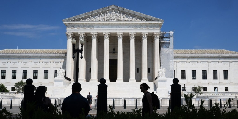 Supreme Court allows Trump to revoke protected status for thousands of Venezuelans