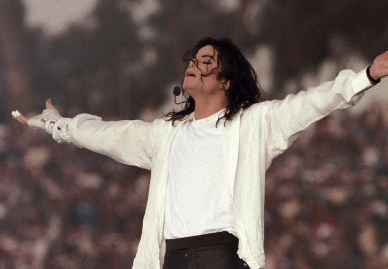 Michael Jackson Biopic Reportedly Pushed Back Due To Scheduling Issues