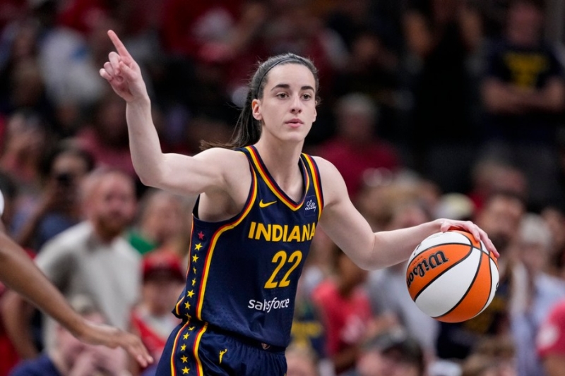 Caitlin Clark out for 2 weeks minimum from Indiana Fever games