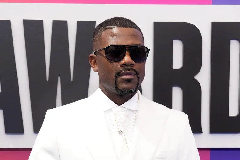 Ray J Gives Cardi B Her Flowers After Fiery Hazel-E Feud