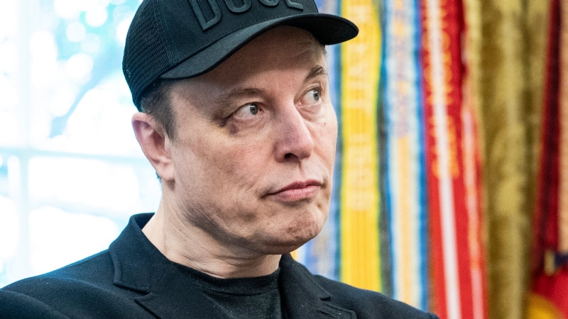 A Black Eye at the White House: Who Punched Elon?