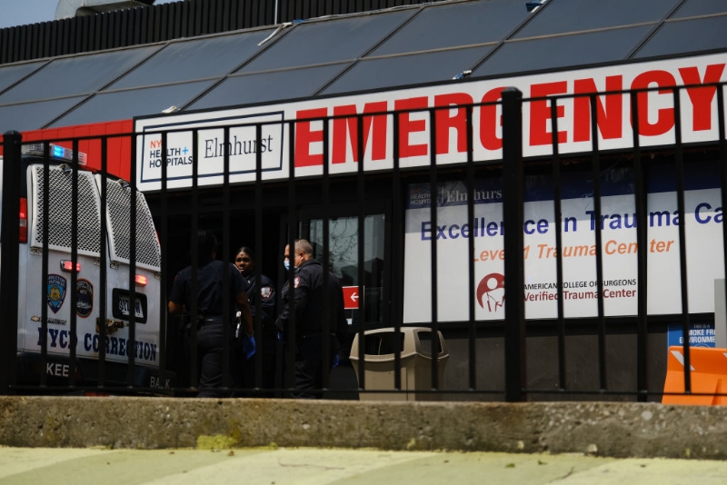 Gunman Storms NYC Restaurant, 1 Injured