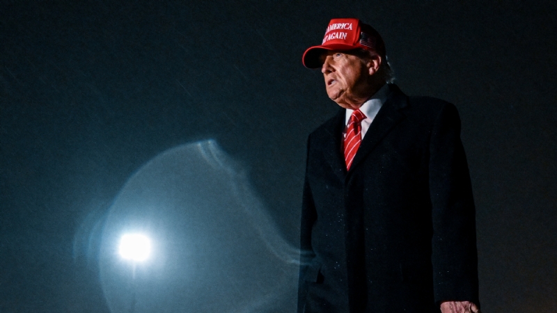 Trump Amplifies Ludicrous Robot Biden Conspiracy Theory