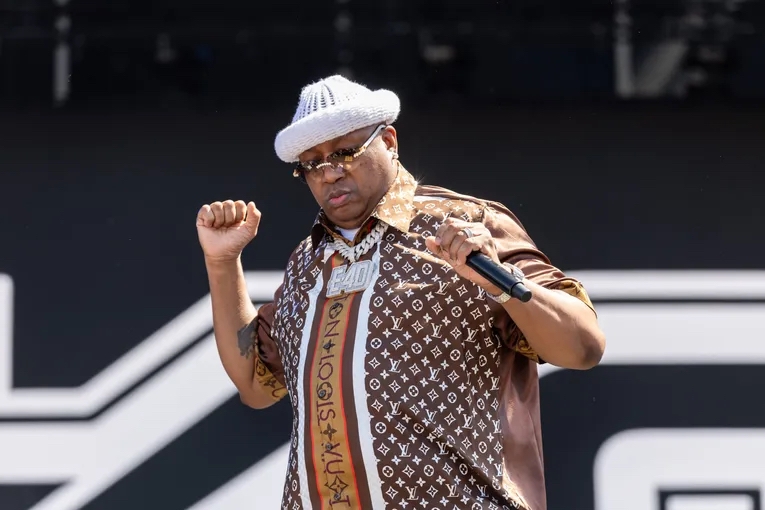 E-40 Performs "U and Dat," "1-Luv," & More On NPR's "Tiny Desk"