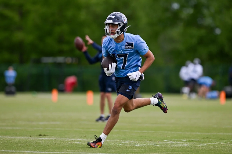 Former Florida football player finally signs first NFL contract with Tennessee Titans