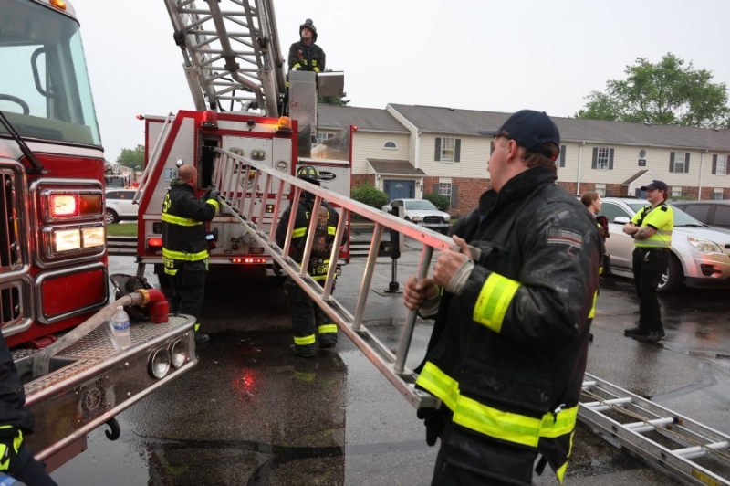 IFD: Crews rescued family of 4 during apartment fire
