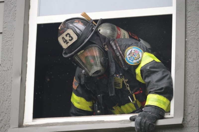 14 displaced after apartment fire breaks out on far east side of Indianapolis