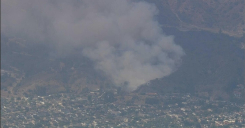 Brush Fire sparks along Burbank hillside neighborhood