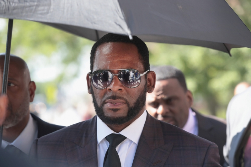 R Kelly Allegedly Overdoses In Prison, Attorney Claims Prison Staff Is To Blame