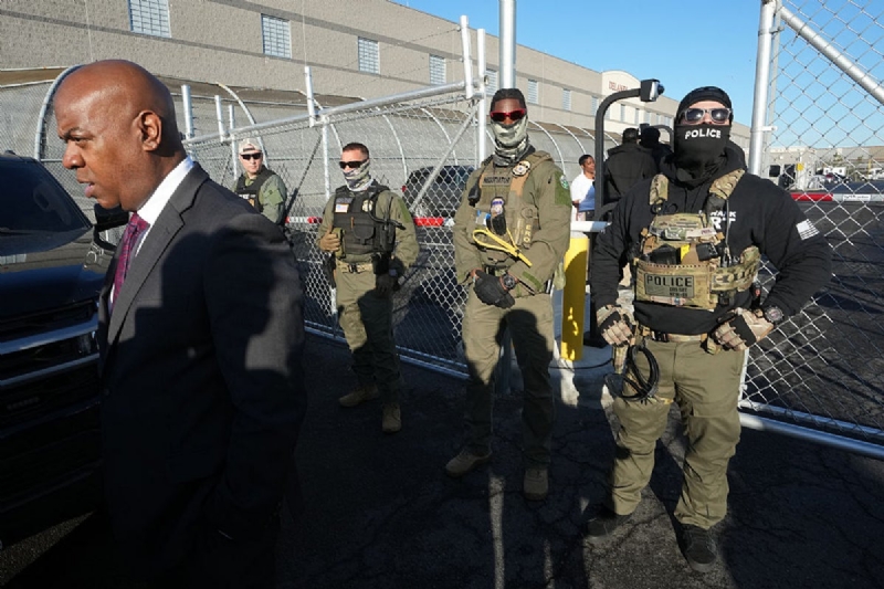 DHS to limit lawmaker access to ICE facilities after confrontations with Democrats