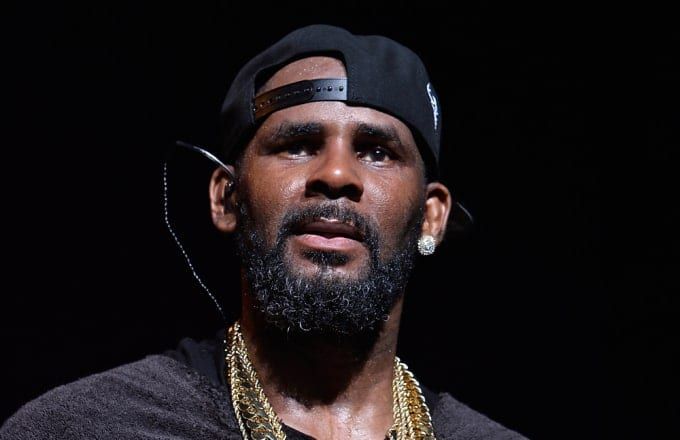 R. Kelly's Lawyer Says Singer Has Blood Clots in His Lungs, Alleges Government Cover-Up