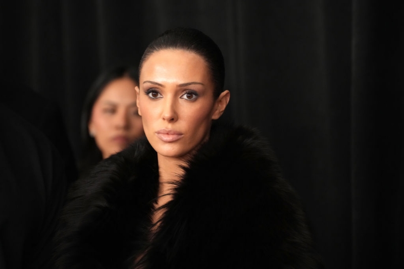 Bianca Censori Turn Heads In The NYC Streets With Bold Outfit