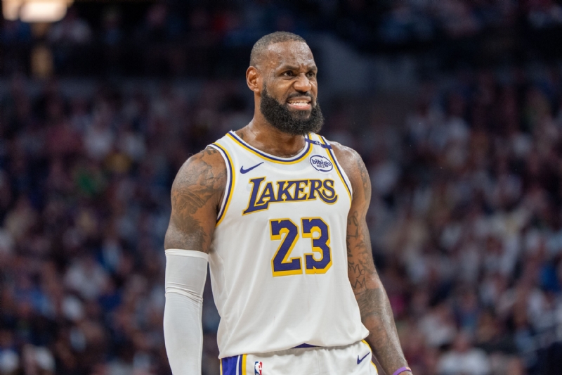 LeBron James Haters Heckle Him Outside Of Fanatics Fest In New York City