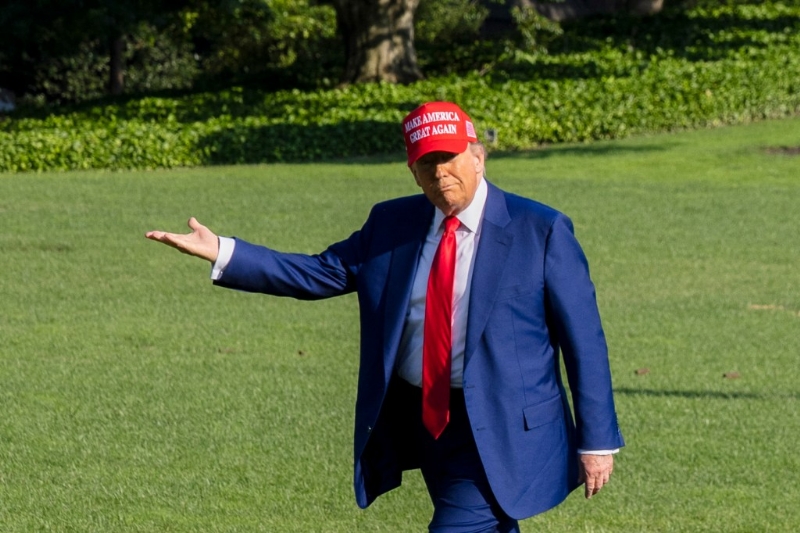 Social Media Slams Trump Over Iran "Regime Change" Double Talk