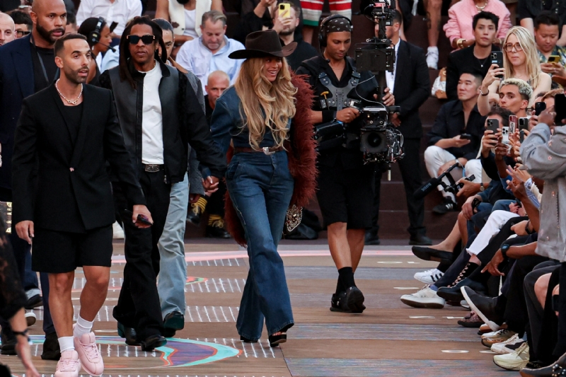 Jay-Z & Beyonce Attend Pharrell's Louis Vuitton Show In Paris