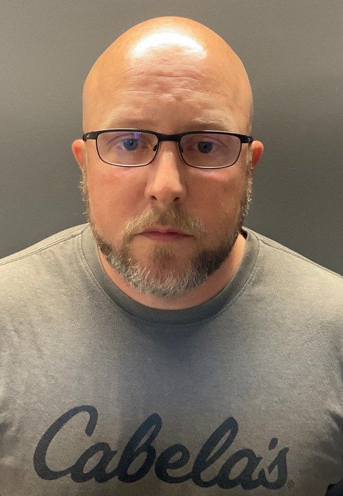 Docs: Bloomington high school resource officer sexually assaulted girl on fishing boat after getting