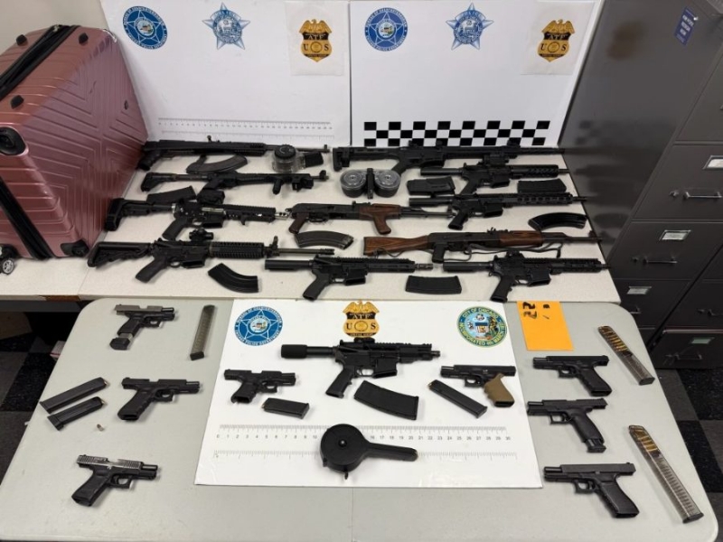 5 facing felony gunrunning charges in Chicago